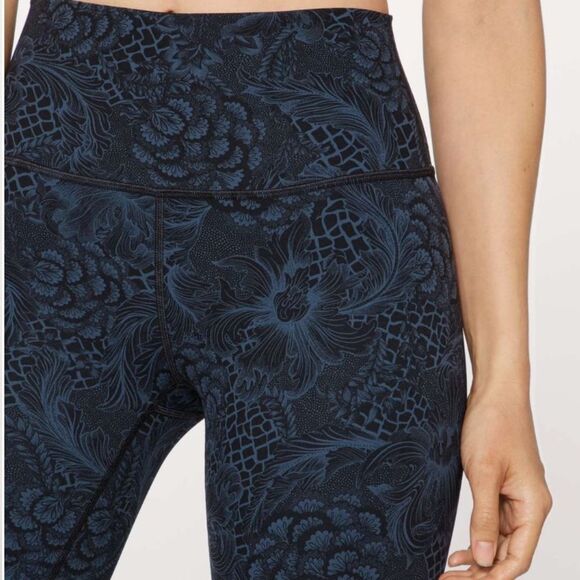 Lululemon Wunder Under Crop Hi-Rise 21" Nouveau Mach Blue Black Size 6 W6AI3S - Picture 6 of 12